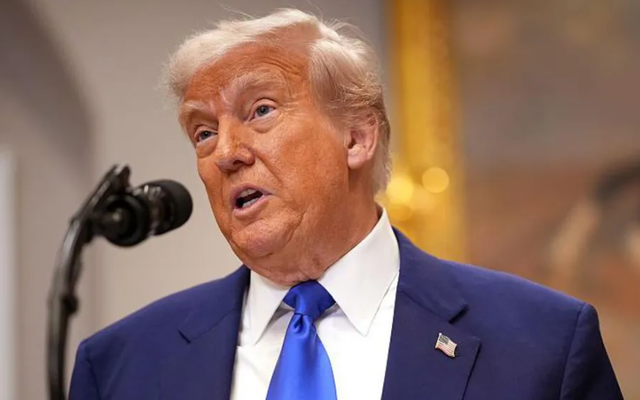 Trump threatens tariffs on EU goods and iPhones