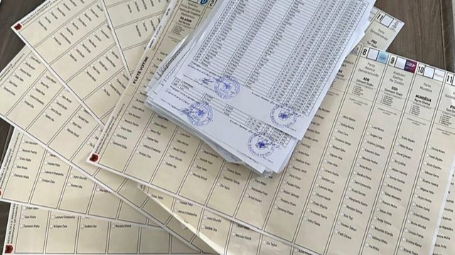 Fletë votimi të falsifikuara në Peqin, procedohet një