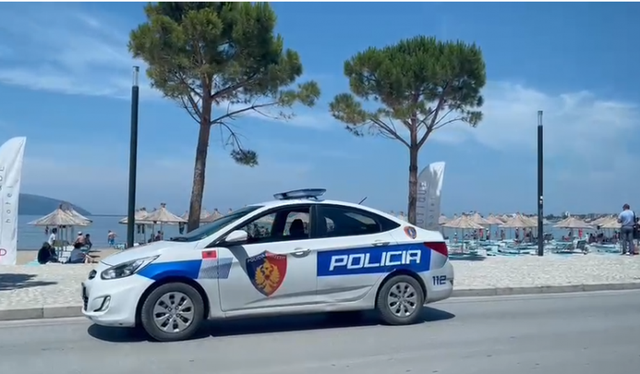 Theu masën e sigurisë dhe goditi me thikë 34-vjeçarin,