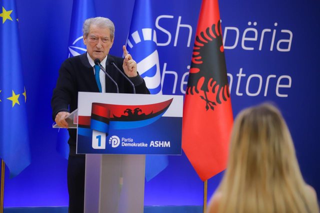 Berisha reagon pas kërkesës së SHBA: Kreu i karteleve