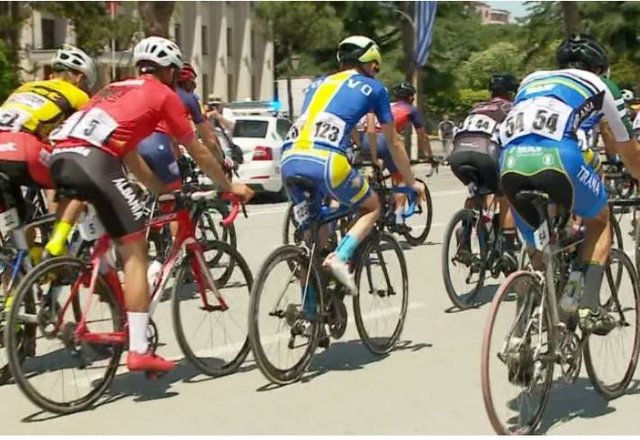 The second stage of the cycling tour of Albania, the roads that are blocked