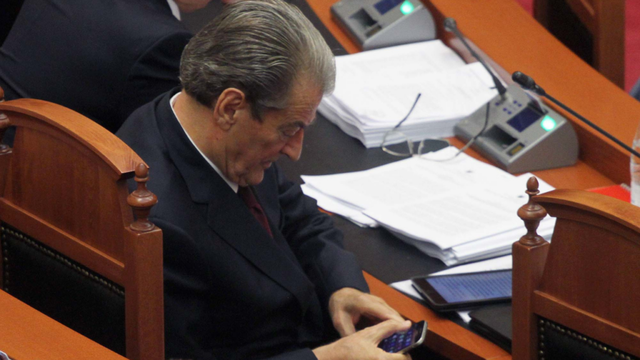 Kërkuan pamjet nga KQZ-ja, zbardhet SMS që u dërgoi sot Berisha