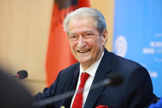 A do japë dorëheqjen pas humbjes? Berisha: Statuti nuk flet për