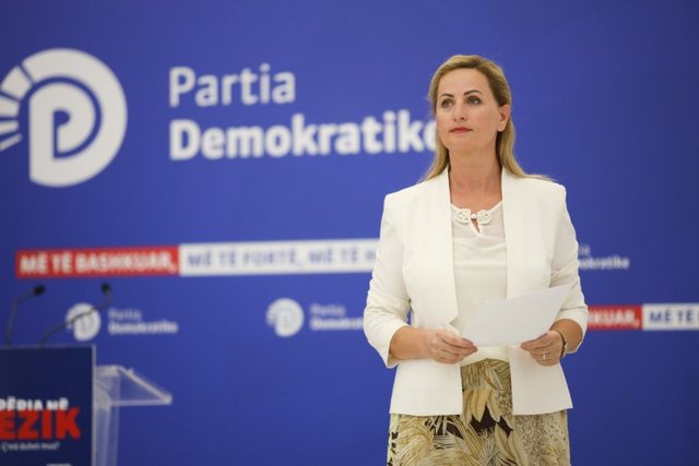 'Free' subscriptions, elderly people faint/ Hajdarmataj: Let's