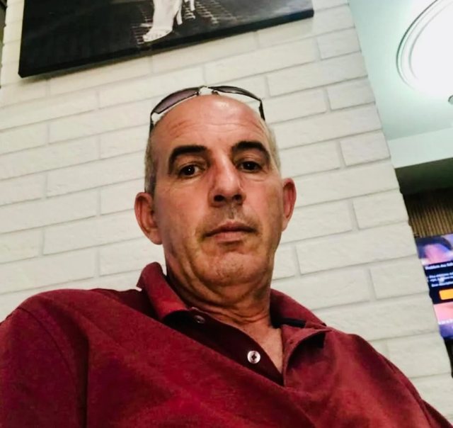 U gjet i vrarë në oborrin e banesës, kush është