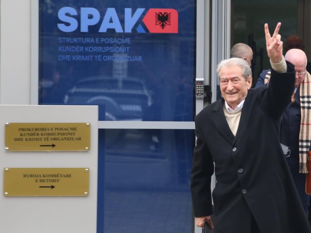 Berisha paraqitet sot në SPAK, demokratët mblidhen para