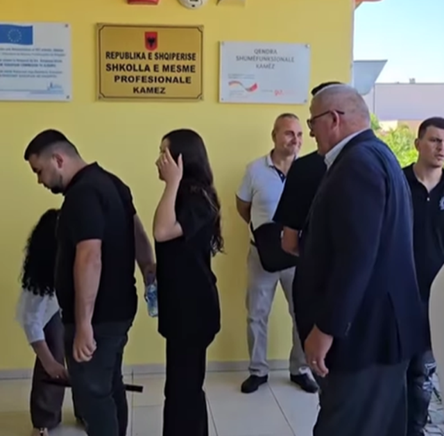 74-vjeçari nga Kamza, maturanti më i vjetër në provimin e