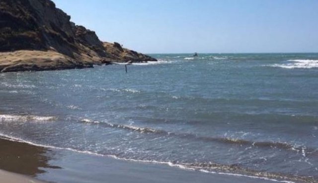 14-year-old girl in Vlora rescued after risking drowning at sea