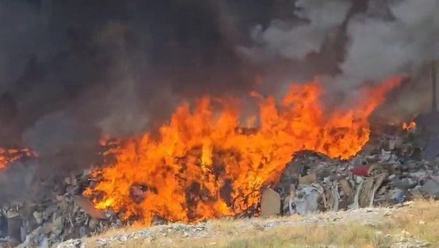 Zjarri në fushën e mbetjeve në Vlorë, në hetim drejtues