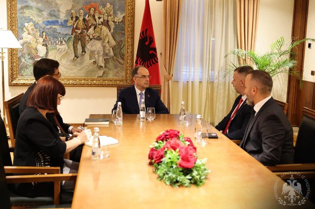 Begaj receives a representative of the Albanian National Council in Serbia: He