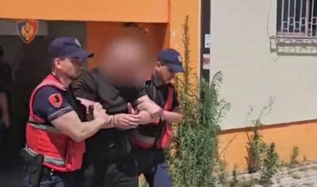 Fier/ Distributing heroin in doses, 53-year-old ends up in handcuffs