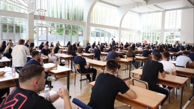Matura Shtetërore 2025, publikohen notat e provimit të gjuhës