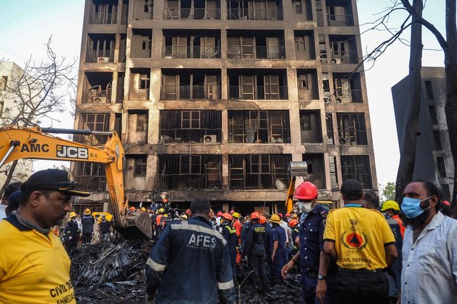Passengers and medical students, at least 290 people have lost their lives in