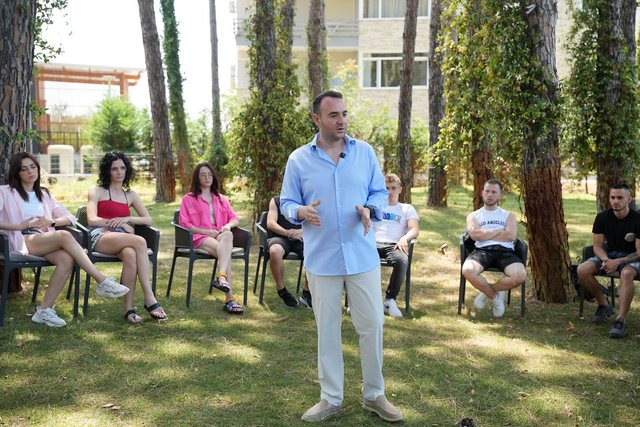 "Misioni i opozitës vazhdon"/ Balliu takim me demokratët e