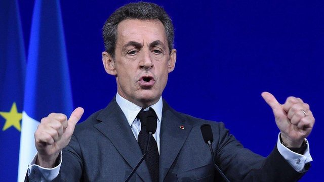 Ish-presidentit francez Sarkozy i hiqet medalja e Legjionit të Nderit