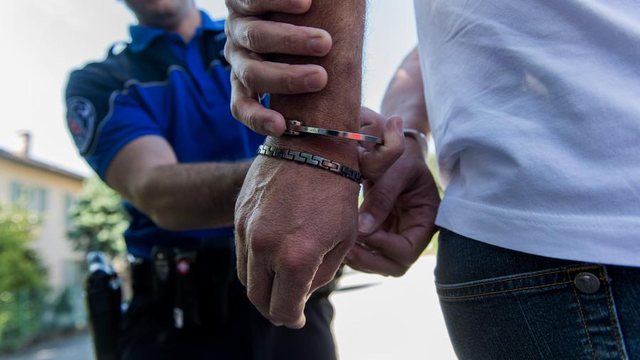 Transportonte emigrantë të paligjshëm, arrestohet