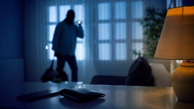 Rriten ndjeshëm rastet e vjedhjeve të banesave gjatë verës