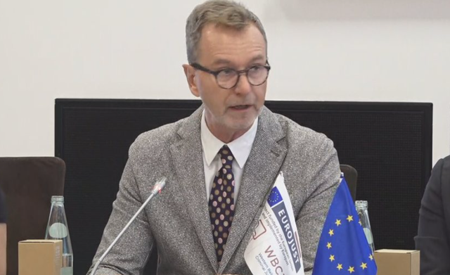 Ambasadori i BE: Rrjetet kriminale po përdorin korrupsionin për
