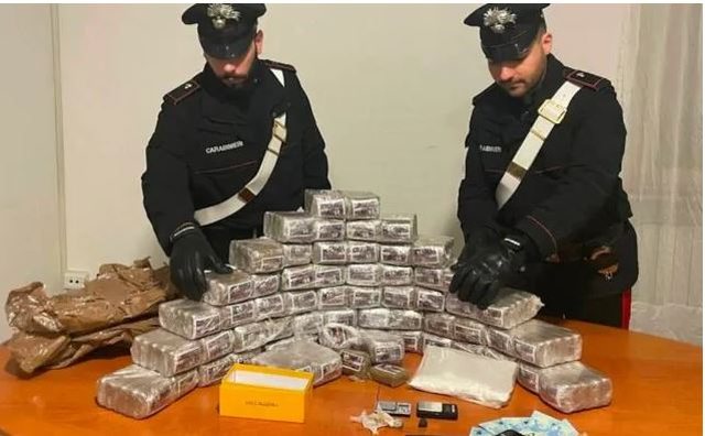 Goditet banda e trafikut të drogës në Itali, arrestohen 12