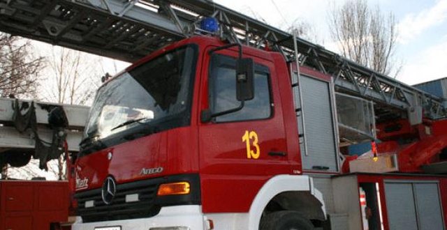 Zjarr në Elbasan, përfshihen nga flakët godinat e OST-së