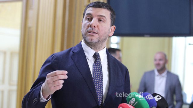 Krasniqi për deklaratën e Trump: Mungesa e institucioneve, rrezikon