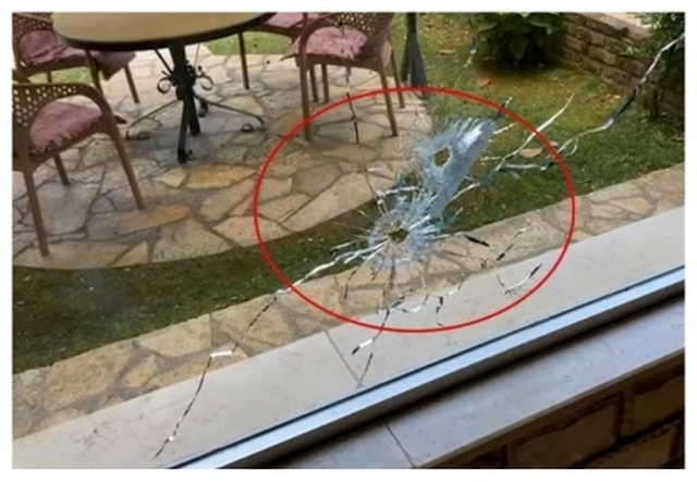 FOTO/ Breshëri plumbash drejt lokalit të ish-shoferit të Arjan
