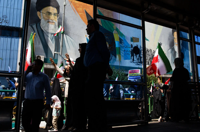Khamenei names potential successors if he is killed