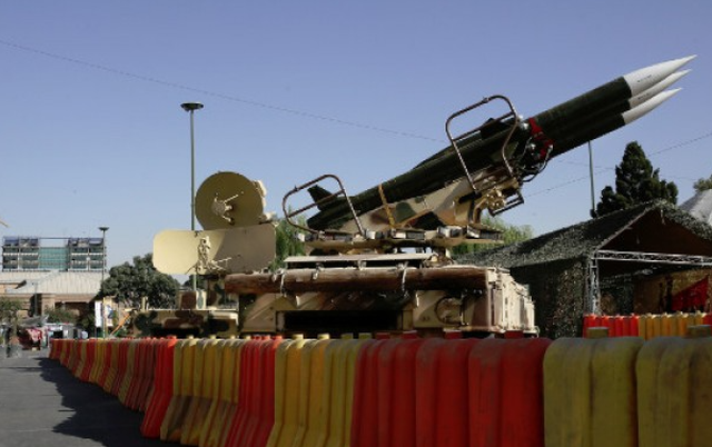 Iranian generals threaten US with 'decisive response'