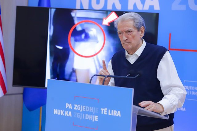 Berisha publikon të tjera pamje nga 11 Maji: Komisionerët
