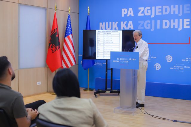 Berisha publikon pamjet dhe shifrat: U dhanë 6 mijë leje legalizimi