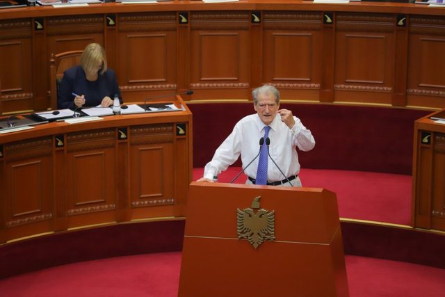 Berisha denounces the scandal: MP Qani Xhafa was investigated by Altin Troplini