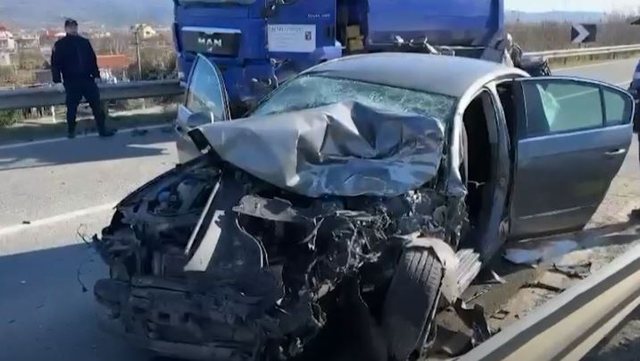 Accident in Lezha, 69-year-old loses control and hits 4 parked vehicles