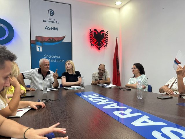 Mbledhja e Kryesisë së PD Sarandë, Zhupa ndan pamjet, mesazhi