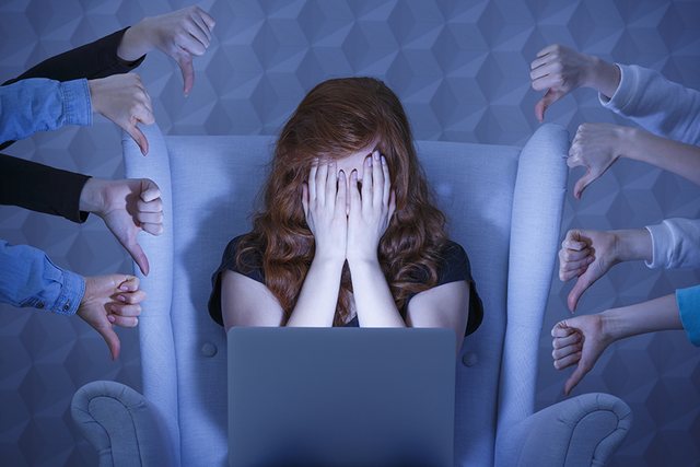 'Fasada e perfeksionit'/ Psikologia: Rrjetet sociale shqetësim