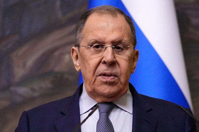 Lavrov: NATO po rrezikon vetëshkatërrimin me buxhetin e ri ushtarak