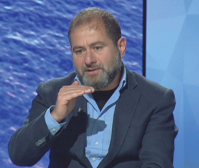 Farsa zgjedhore/ Shkullaku: Sa më shumë shtohet autoritarizmi, aq