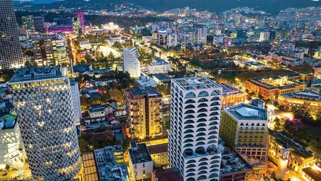 European menu with Albanian salaries: Tirana, the city that teaches you to count