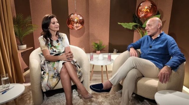 Nga shkolla e letërsisë te intervista me Mbretëreshën
