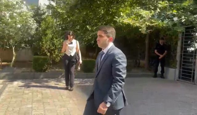 U pezullua nga detyra 4 ditë më parë, Jonaid Myzyri paraqitet