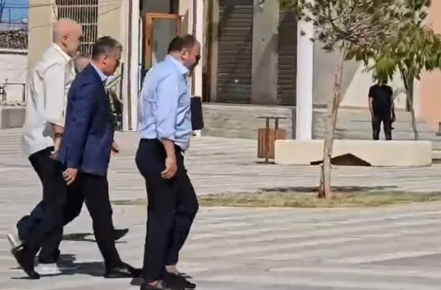 Rama shkarkon drejtorët në Vlorë, Shoqata e të Zgjedhurve