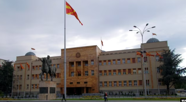 Massive hiring in the Macedonian administration ahead of the elections
