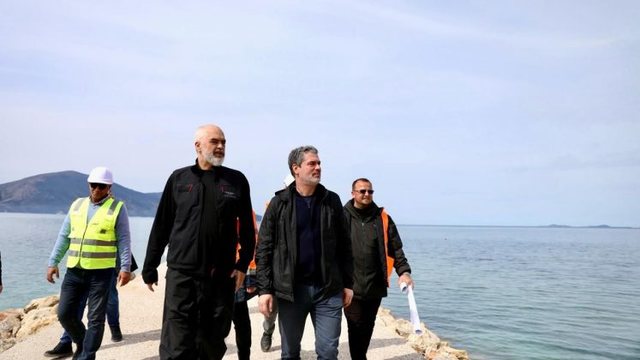 Krahason Parisin, Londrën, New York-un me Vlorën, retorika e