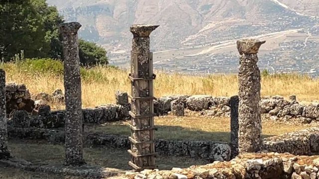 Zjarret në Gjirokastër, flakët shumë pranë monumenteve