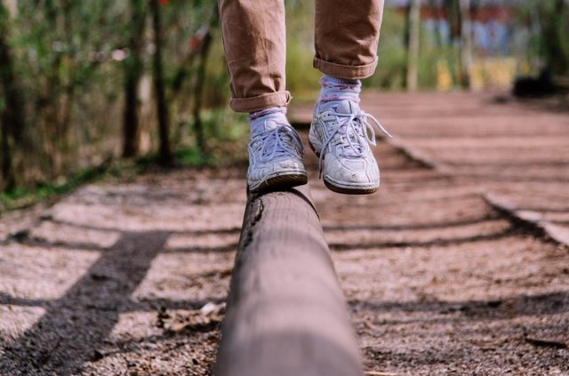 How many seconds can you stand on one leg? Test that reveals risk for brain and