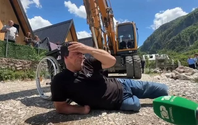 Pak dritë, o princ...