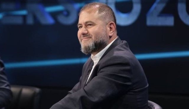 A mund ta mbrosh Velinë duke i shërbyer Edi Ramës