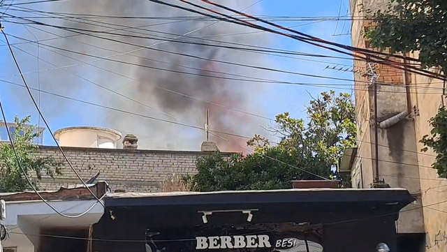 Video/ An apartment burns in Tirana near the New Bazaar
