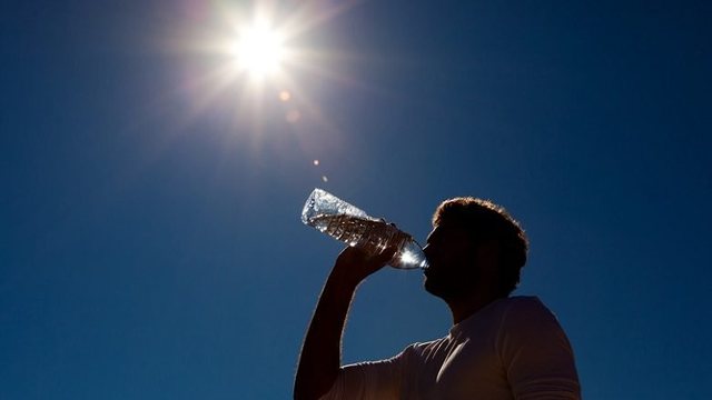 Diell dhe temperatura të larta, parashikimi i motit