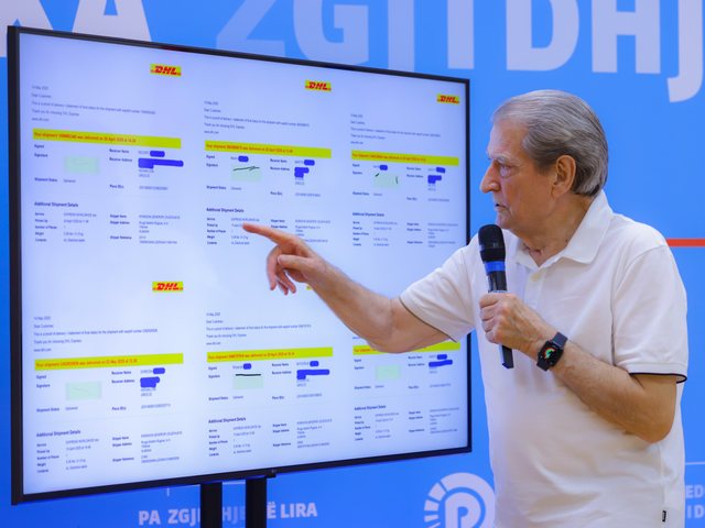 Skandali me votat e diasporës/ Berisha: Zarfet u grumbulluan në
