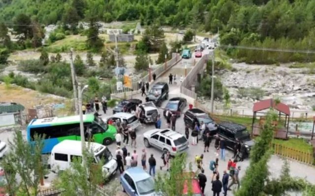 Incident në Theth, disa persona gjuajnë me molotovë fadromat e